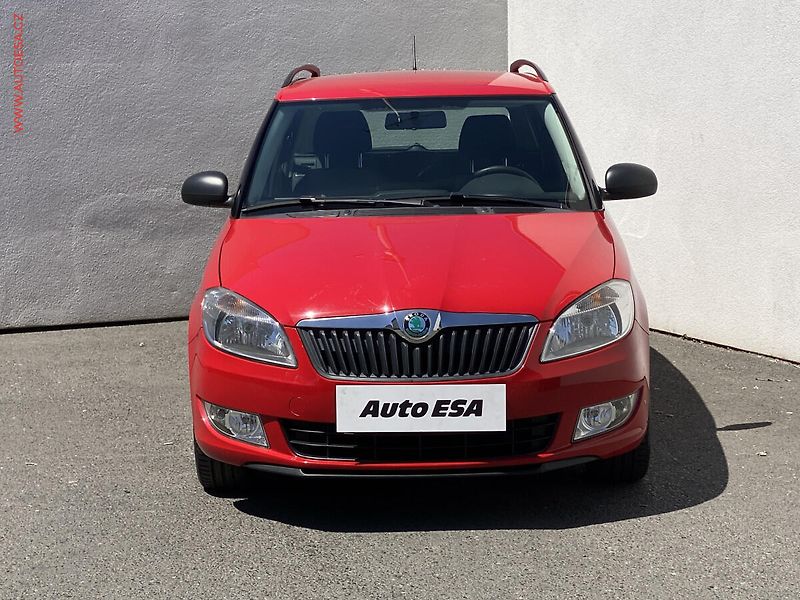 Škoda Fabia (2011) 1.2 TSi, ČR, Active - fotka 2 z 17