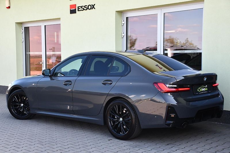 BMW Řada 3 320d xDrive M-SPORT  - fotka 3 z 43