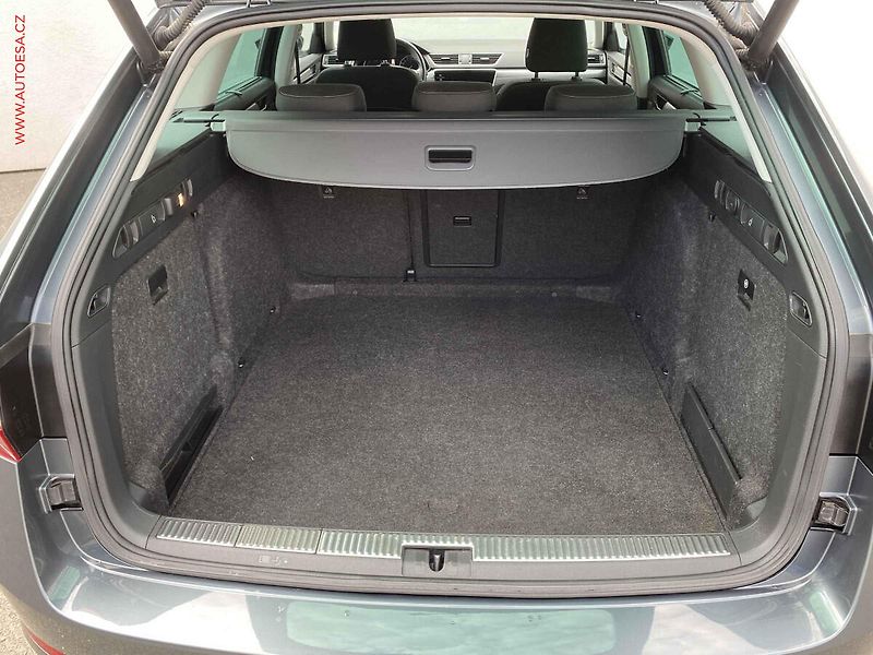 Škoda Superb (2019) 2.0 TDi, Style, bixen, navi - fotka 7 z 19