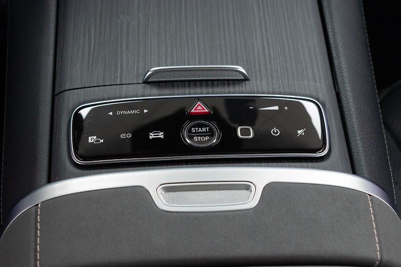 Mercedes-Benz EQS 450 AMG*4MATIC*AIRMATIC*TAŽNÉ* - fotka 45 z 52
