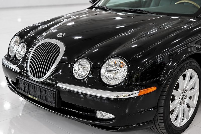 Jaguar S-Type (2001) - fotka 10 z 21