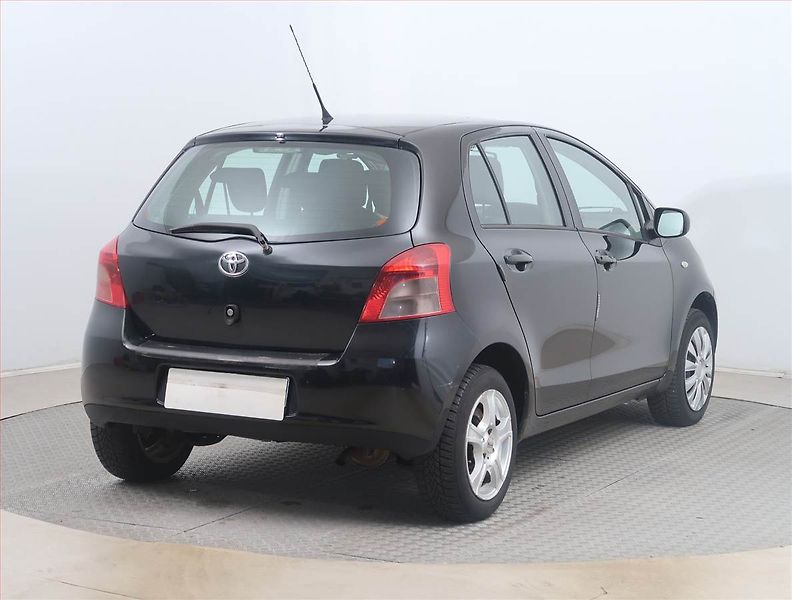 Toyota Yaris (2008) 1.0 VVT-i, po STK, CZ doklady - fotka 5 z 14