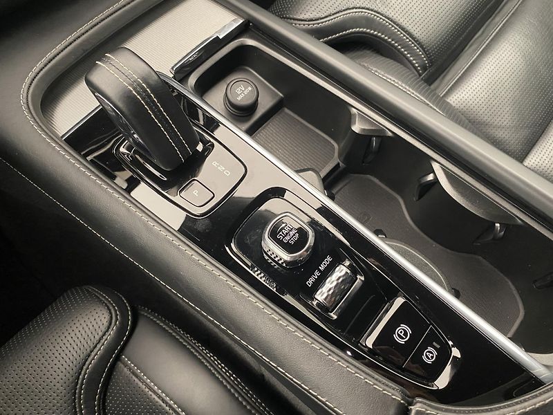 Volvo V90 B5 AWD R-DESIGN AUT CZ - fotka 28 z 53