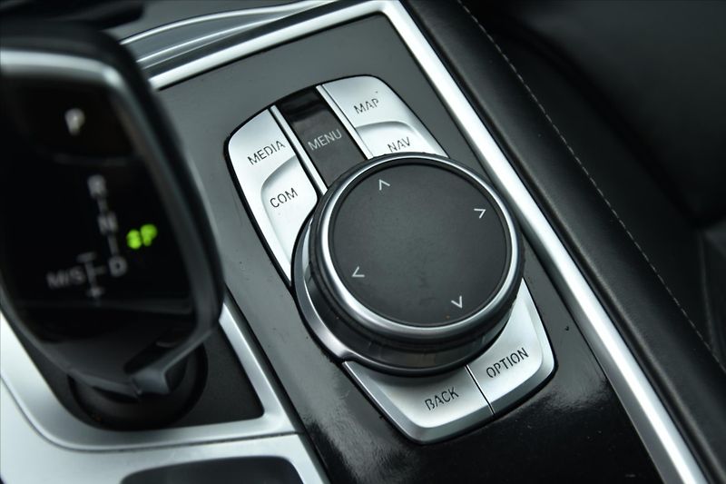 BMW Řada 7 745Le xDrive M PAKET LASER ČR - fotka 23 z 39