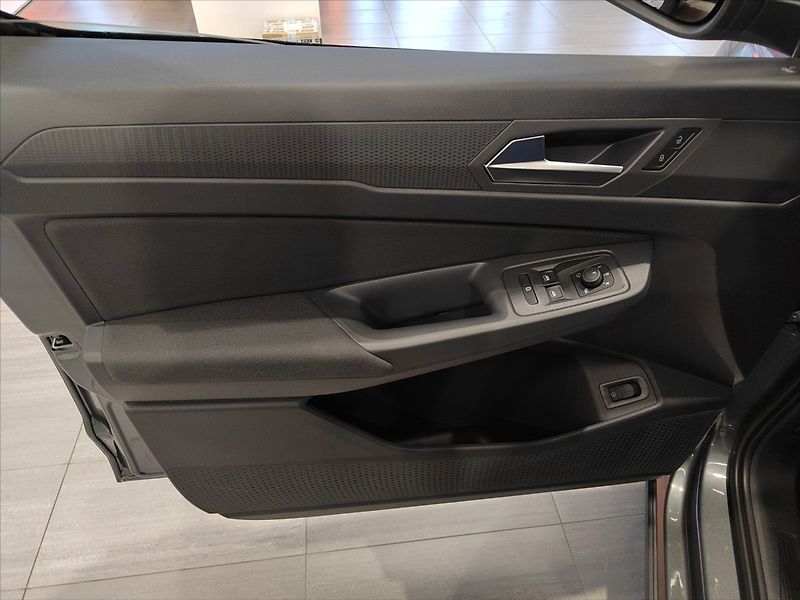 Ford Tourneo Connect (2024) 1,5 EcoBoost 110 kW/150 koní, - fotka 16 z 23