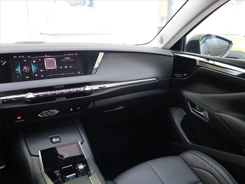 DS Automobiles DS4 (2022) 1.5 BlueHDi, Automat, Kůže - fotka 8 z 22