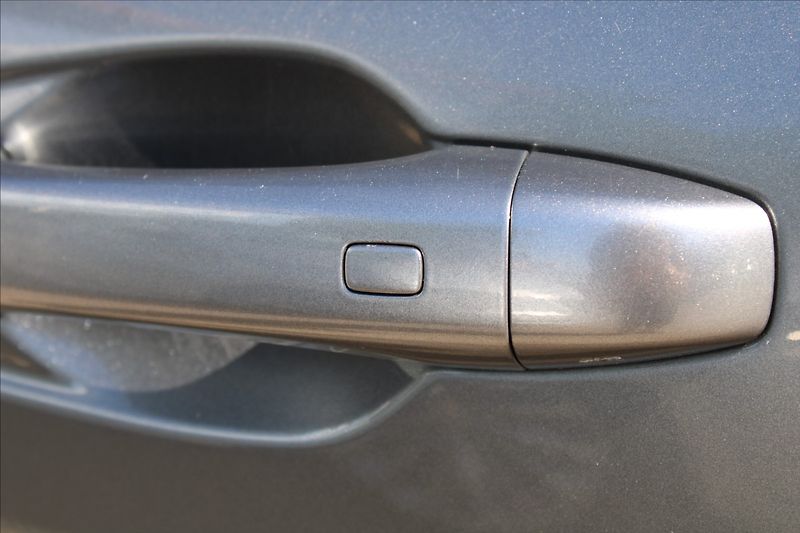 Renault Arkana 1,3 TCe  ČR,1.MAJ,A/T,INTENS - fotka 34 z 38
