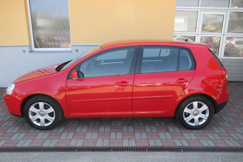 Volkswagen Golf 1.4i AUT. KLIMA NOVÉ ROZVODY - fotka 6 z 27