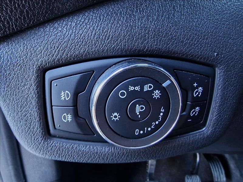 Ford Tourneo Connect 1.5TDCi 88kW L2, Titanium, ČR - fotka 38 z 50