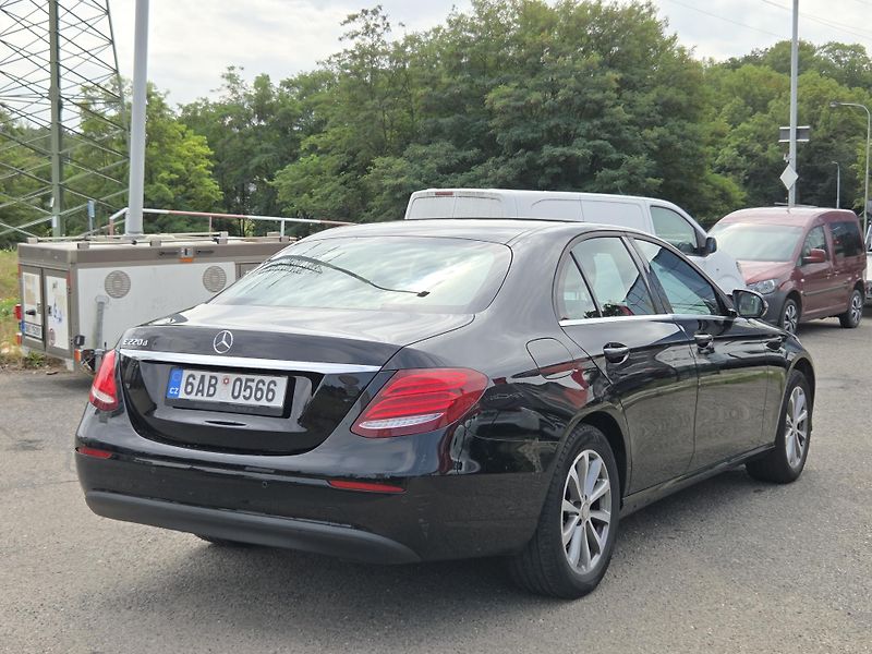 Mercedes-Benz Třídy E E220CDi lze i na splátky VŠEM! - fotka 4 z 11