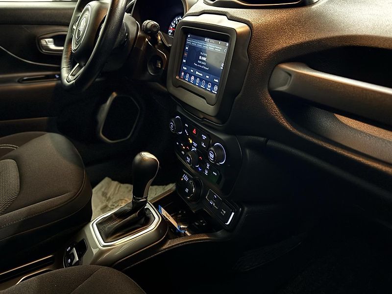 Jeep Renegade (2020) 1.3i,T4,180CV,REZERVOVÁNO - fotka 12 z 28