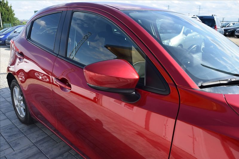 Mazda 2 1,5 i 66KW NÍZKÉ KM NOVÁ STK - fotka 9 z 49