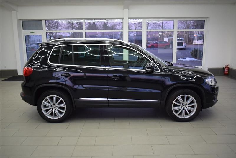 Volkswagen Tiguan 2,0 TDi, Sport&Style,DSG,Xen, - fotka 4 z 37