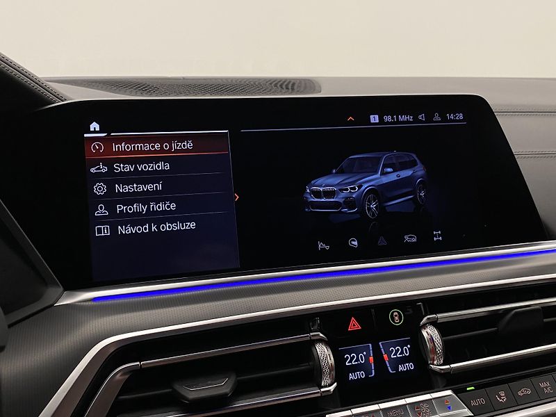 BMW X5 M50D xDrive CZ AUT REZERVACE - fotka 51 z 123
