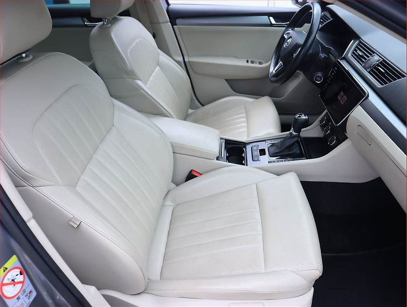Škoda Superb (2019) 2.0 TDI, Automat, Kůže, Navi - fotka 9 z 21