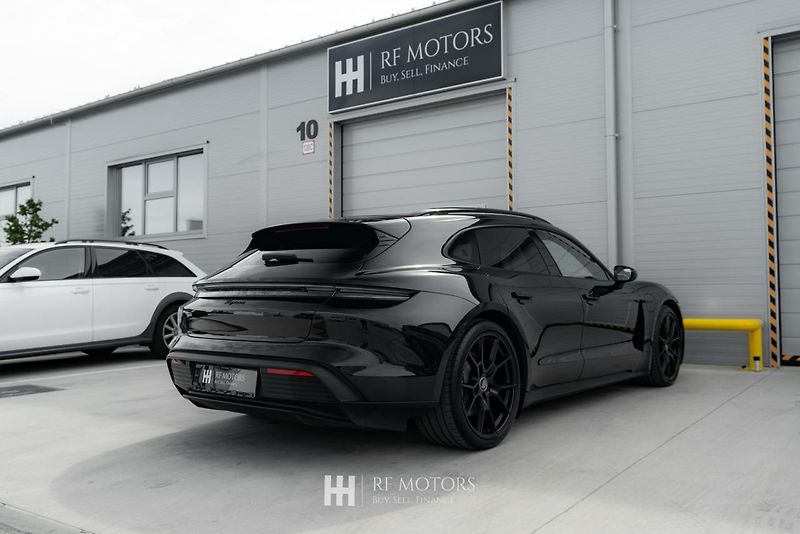 Porsche Taycan (2024) 320kW - fotka 8 z 50