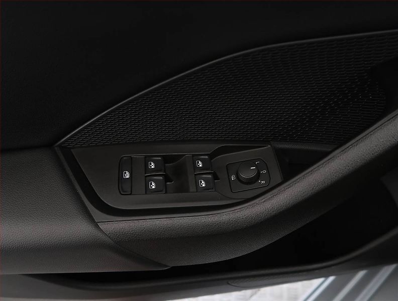 Škoda Octavia (2023) Ambition 2.0 TDI, ČR,1.maj - fotka 25 z 25