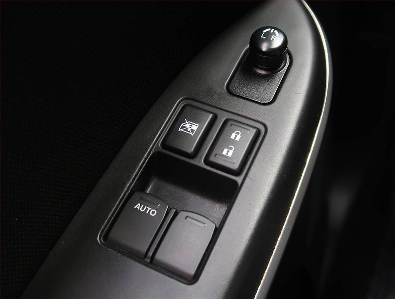 Suzuki Baleno (2017) 1.2 DualJet, Serv.kniha - fotka 13 z 16