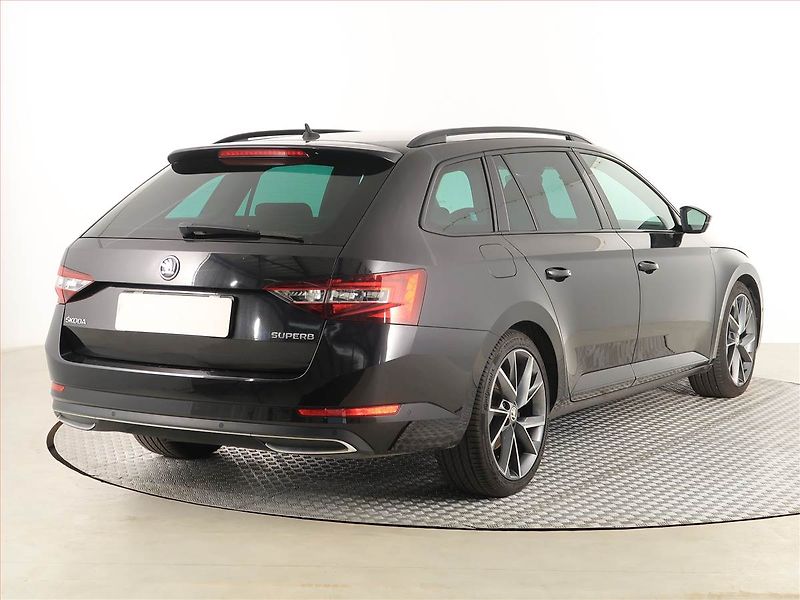 Škoda Superb (2019) 2.0 TDI, Automat, Kůže, Navi - fotka 5 z 25
