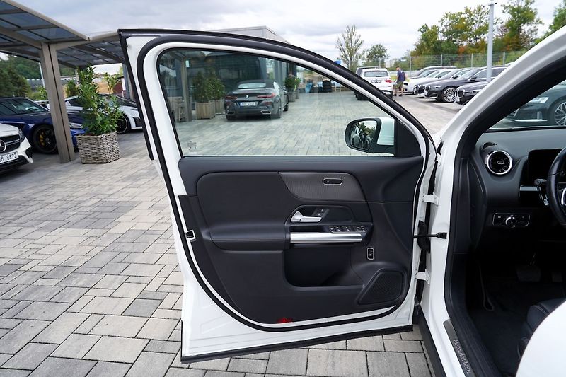 Mercedes-Benz GLA 200d Progressive/AT9/MBUX - fotka 18 z 46
