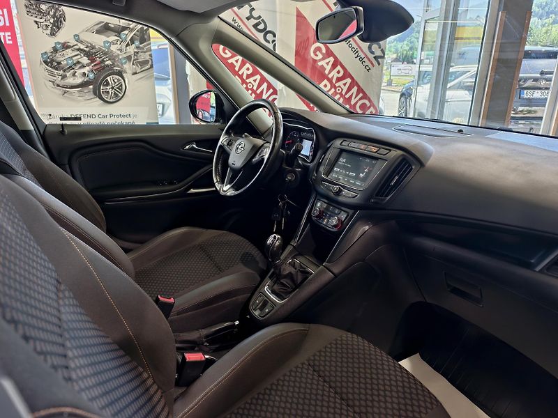 Opel Zafira TOURER 1.4 TURBO 103kW LED, ČR - fotka 8 z 23