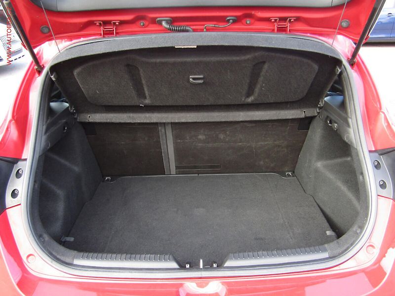 Hyundai i30 (2012) 1.6GDi, 2.maj,ČR, Trikolor - fotka 7 z 18