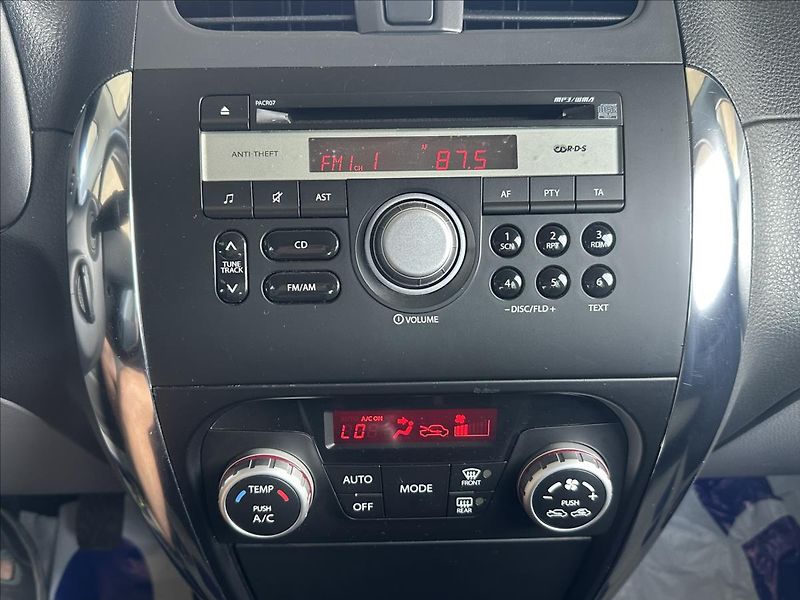 Suzuki SX4 1,6 TAŽNÉ - fotka 16 z 19