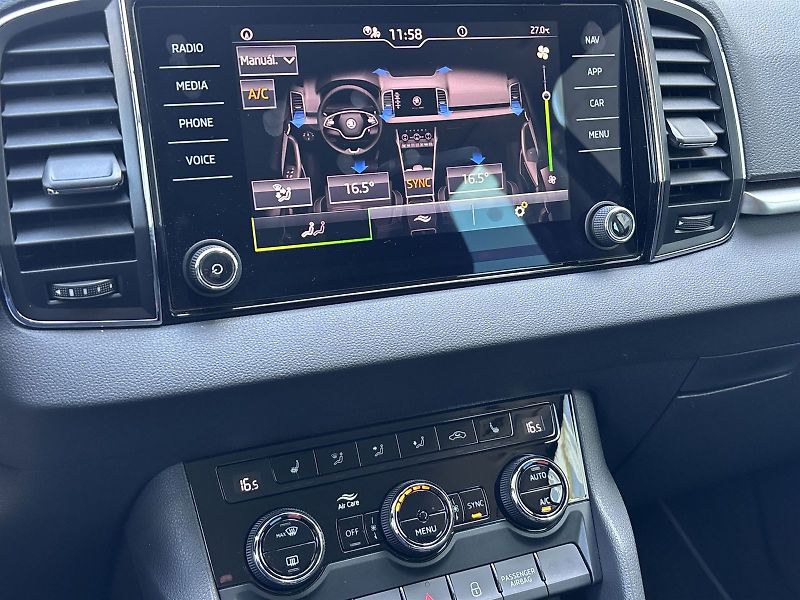 Škoda Karoq (2023) 1.5 TSI DSG Ambition - fotka 14 z 27