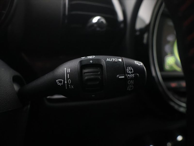 Mini Clubman 2,0 JCW ALL4 170kW H&K Aut - fotka 17 z 30