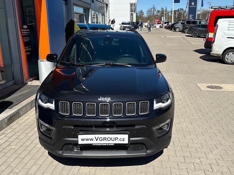 Jeep Compass (2020) S Limited PHEV 190k - fotka 31 z 37