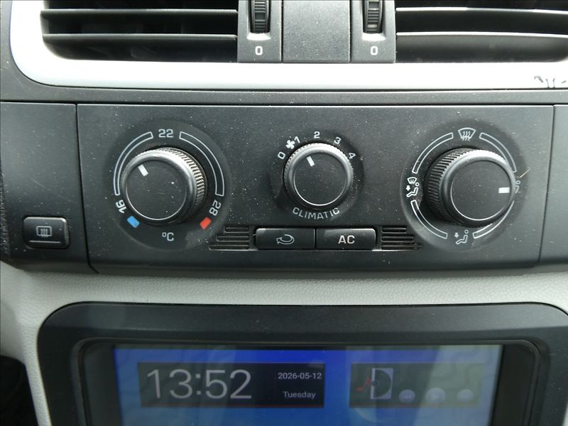 Škoda Roomster 1,9 TDi 77kW,ČR,2.majitel,klim - fotka 26 z 39