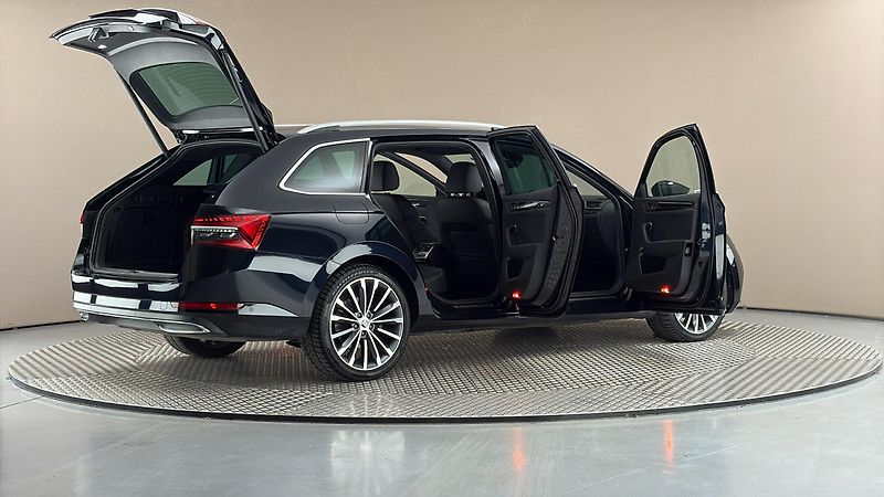 Škoda Superb 2.0 TDI DSG 4x4 L&K Combi - fotka 6 z 34