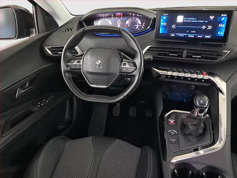 Peugeot 3008 (2022) 1.2 PureTech - fotka 7 z 22
