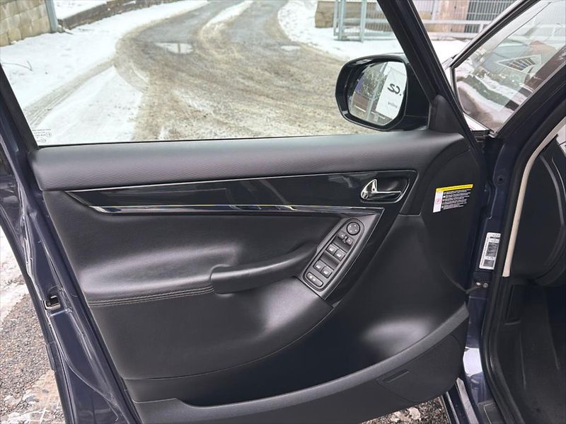 Citroën C4 Picasso 2,0 HDi 120 KW 7 míst DPH - fotka 23 z 26