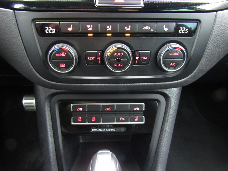 Volkswagen Sharan (2017) 2. 0 TDI 135kW DSG  ACC - fotka 34 z 40
