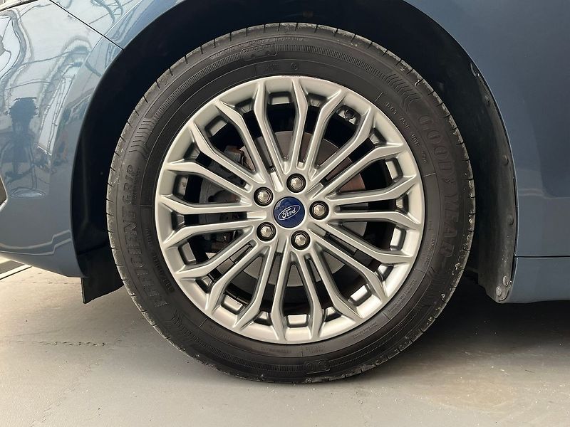 Ford Mondeo 2.0 EB 140 kW Titanium servis - fotka 49 z 49