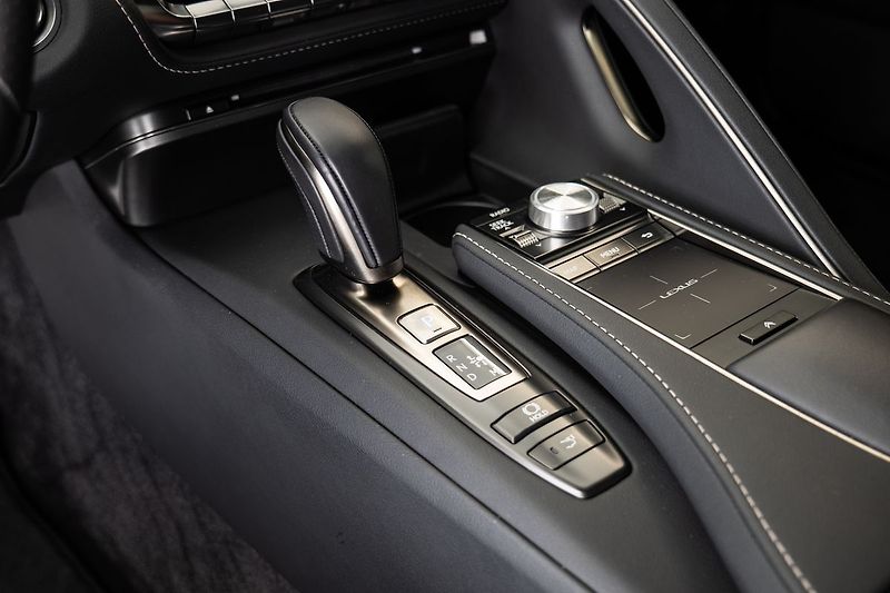 Lexus LC 500 Sport+ - fotka 16 z 27