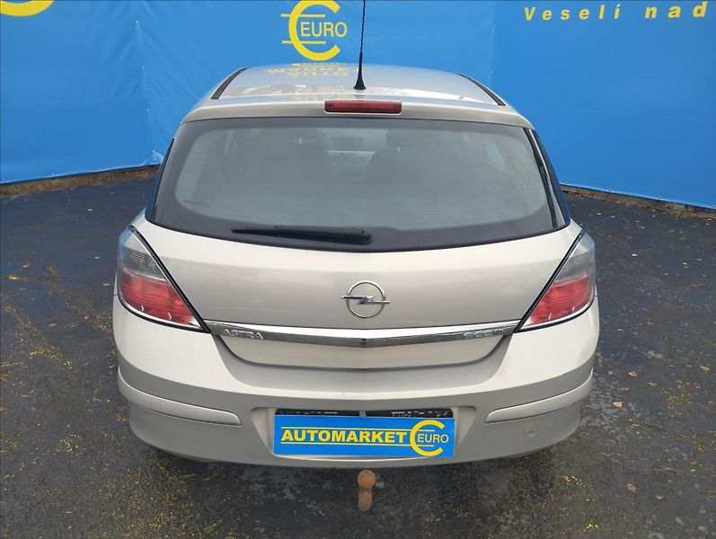 Opel Astra 1,4 66KW - fotka 5 z 13