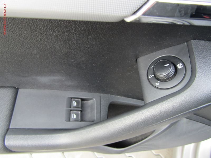 Škoda Octavia (2014) 1.4 TSi, Ambition, DSG - fotka 11 z 16