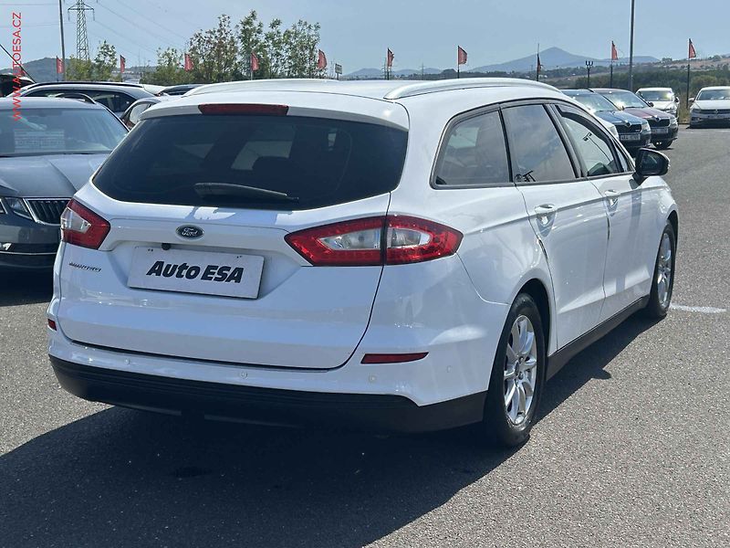 Ford Mondeo (2015) 1.5 TDCi, 2.maj,ČR, AC, navi - fotka 4 z 17