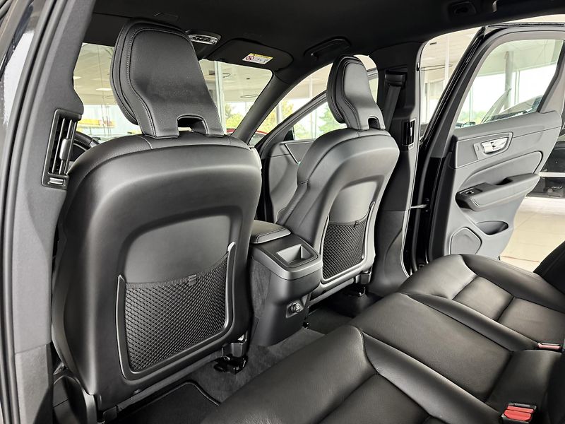 Volvo XC60 T5 Polestar*Inscription*HeadUP - fotka 17 z 34
