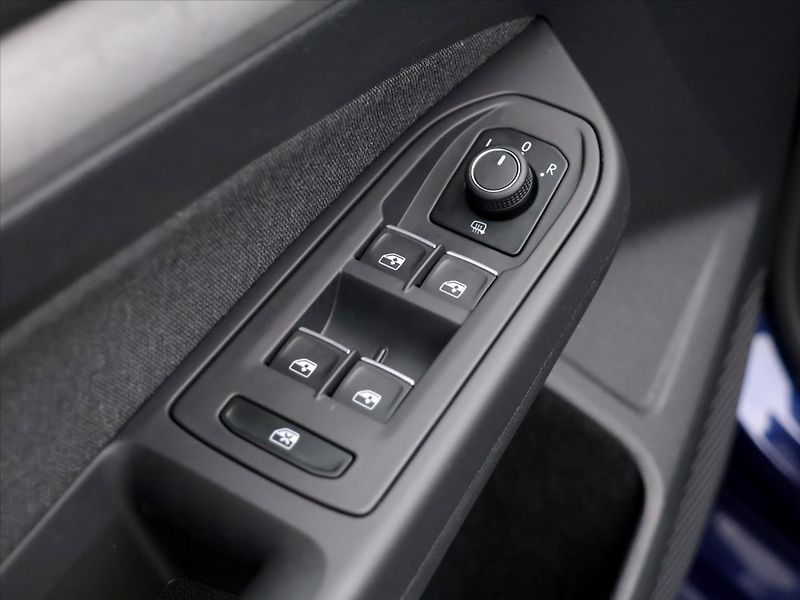 Volkswagen Golf 1,5 1.5 TSI 110 kW DSG Variant - fotka 14 z 35