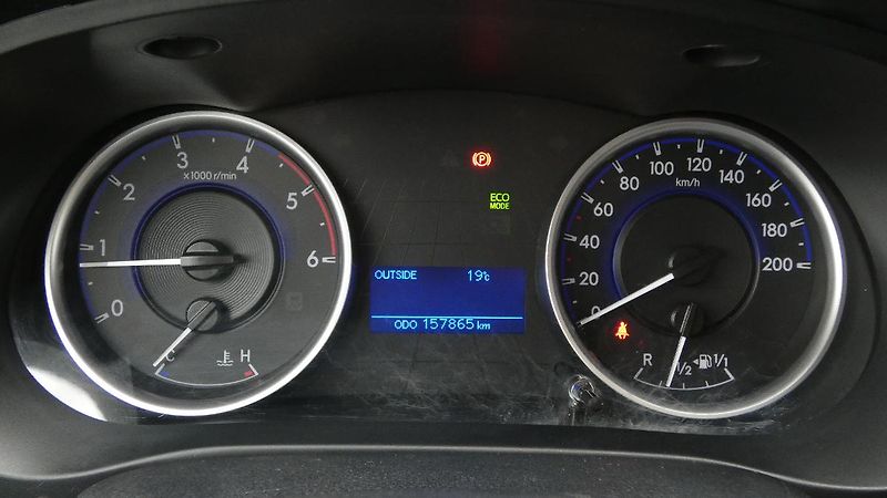 Toyota Hilux 2.4 D-4D Double Cab 4x4 Live - fotka 13 z 21