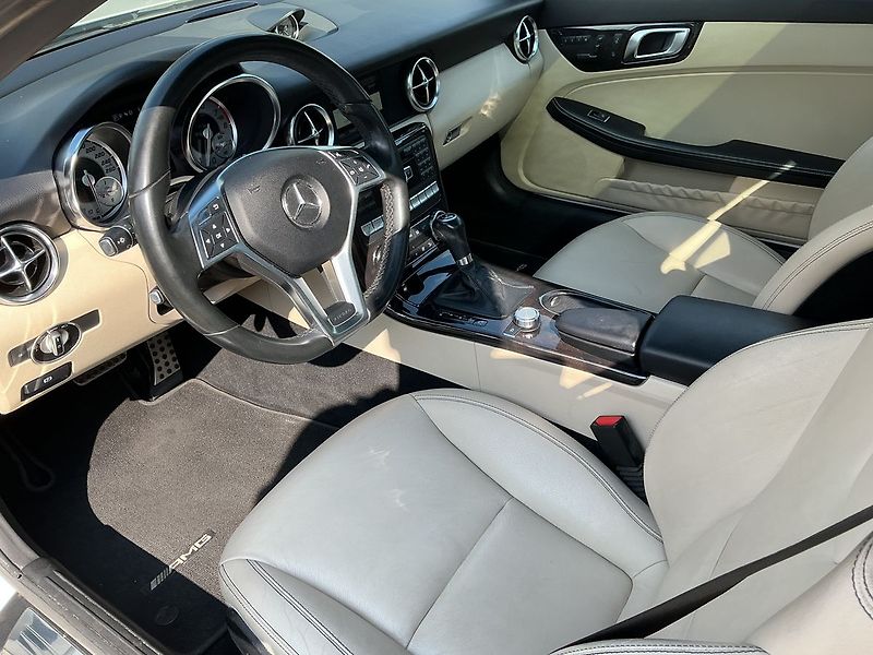 Mercedes-Benz SLK 250 AMG - fotka 10 z 20