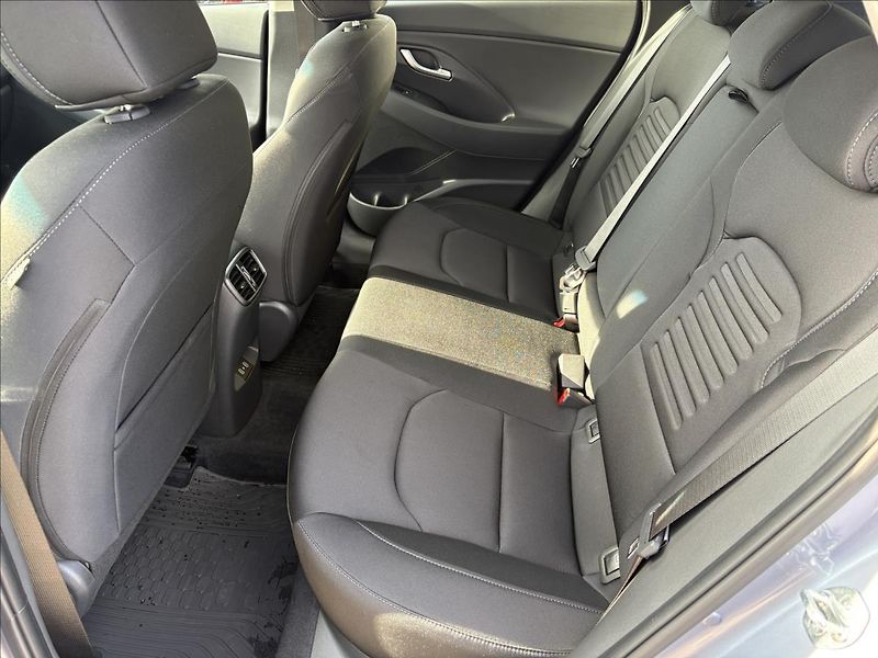 Hyundai i30 1,5 i CVVT  hatchback STYLE - fotka 10 z 20