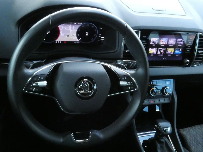 Škoda Karoq FL 4x4 Style 2.0 TDI /110 kW 7 - fotka 17 z 30
