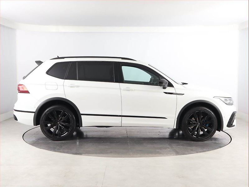 Volkswagen Tiguan Allspace (2022) R-Line 2.0 TDI - fotka 6 z 21