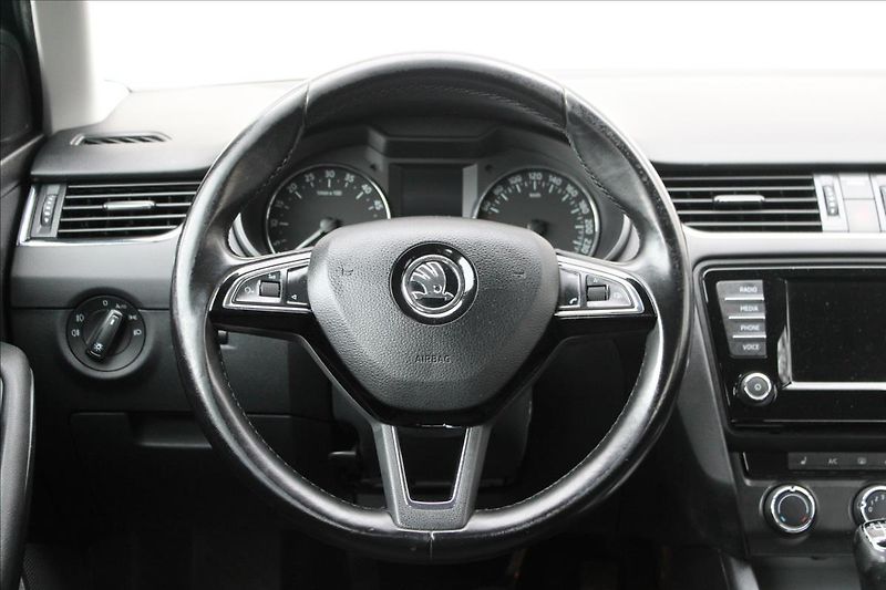 Škoda Octavia 1.6 TDI/81 kW/Ambition/ CZ - fotka 17 z 39