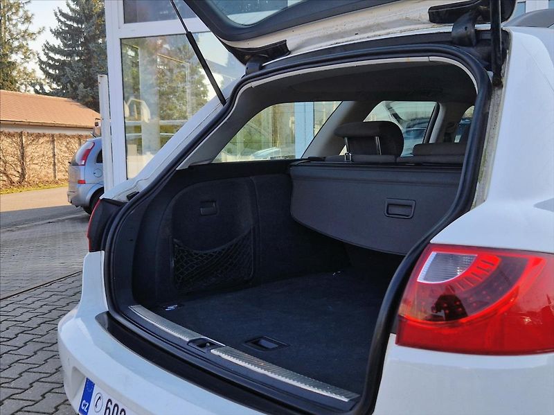 Seat Exeo 2,0 TDI Hezký stav - fotka 11 z 24