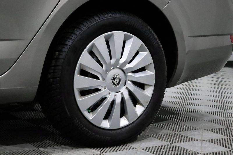 Škoda Octavia 3 Combi 1.2 TSI 77 kW - fotka 8 z 26